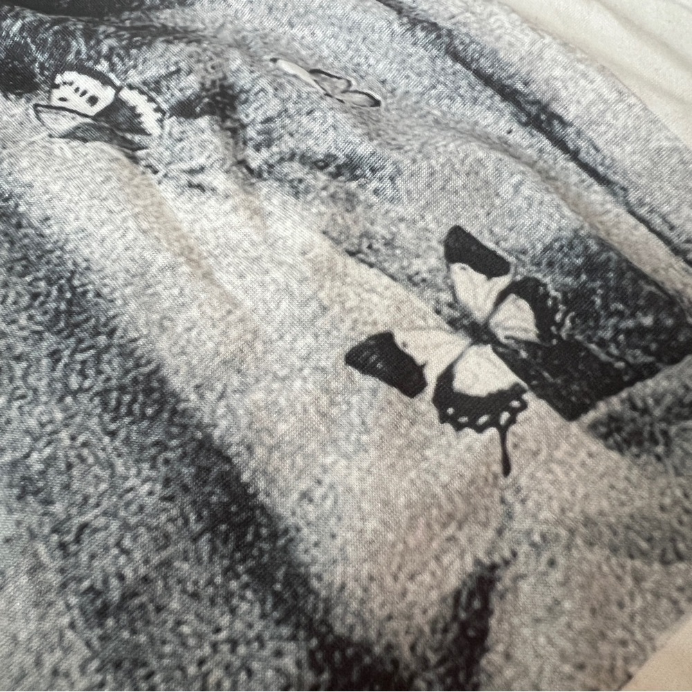 Butterfly X-Ray Ribs Graphic Tee - Picture 6 of 7